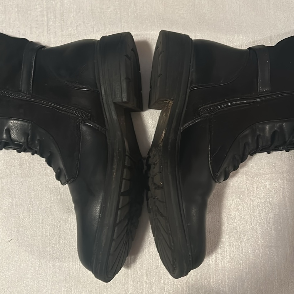 Central Point Tall Black Boot Heeled w Buckle & Cute design Size 10 Combat Style - Picture 8 of 15